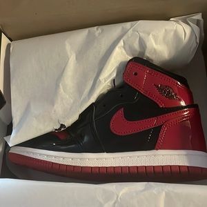 Jordan 1s black and red patent leather 9c